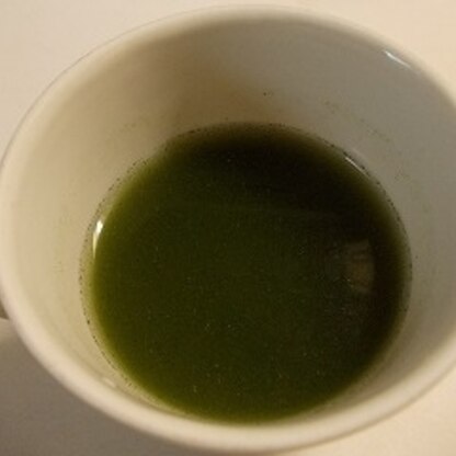 好きだわ～（*＾＿＾*）青汁が緑茶を、違うなぁ～緑茶が青汁を、ん？？？語れないくらいおいしいなぁ～（笑）ほんのり甘さも、いいのよね（ニコニコ）おいしかったよ＾＾